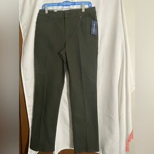 Bandolino denim jeans. Size 10, straight leg. Never worn. Tags still on.